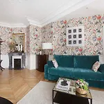 Le Beau Marais - Luxury Apartments, Air Cond, Lift