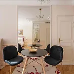 Apartment Le Beau Marais - Luxury Apartments, Air Cond, Lift *