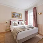 Le Beau Marais - Luxury Apartments, Air Cond, Lift