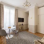 Apartment Le Beau Marais - Luxury Apartments, Air Cond, Lift Paris