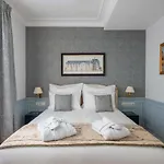 Le Beau Marais - Luxury Apartments, Air Cond, Lift Paris