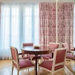 Le Beau Marais - Luxury Apartments, Air Cond, Lift