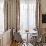 Le Beau Marais - Luxury Apartments, Air Cond, Lift * Paris