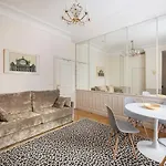 Le Beau Marais - Luxury Apartments, Air Cond, Lift