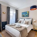 Le Beau Marais - Luxury Apartments, Air Cond, Lift