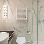 Le Beau Marais - Luxury Apartments, Air Cond, Lift Apartment *