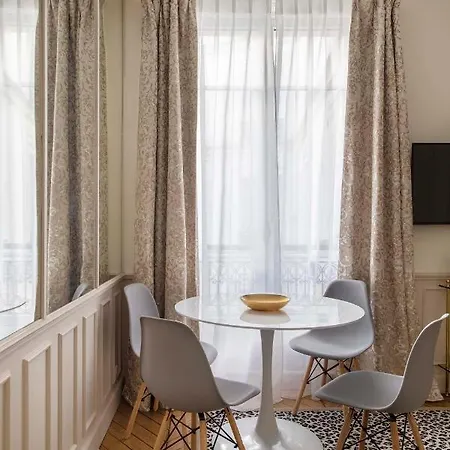 Le Beau Marais - Luxury Apartments, Air Cond, Lift * Parigi