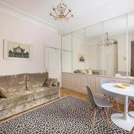 Le Beau Marais - Luxury Apartments, Air Cond, Lift